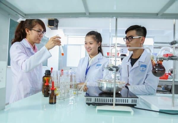 Sinh viên Cao Đẳng Dược sẽ được cập nhật kiến thức về khoa học công nghệ y dược