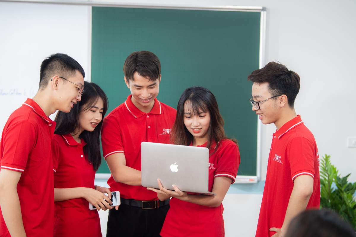 Sinh viên Trường Cao đẳng Kinh tế - Kỹ thuật Hà Nội