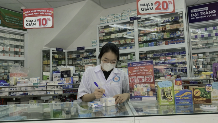 Sinh viên ngành Dược của HMC đi thực tập tại nhà thuốc Long Châu