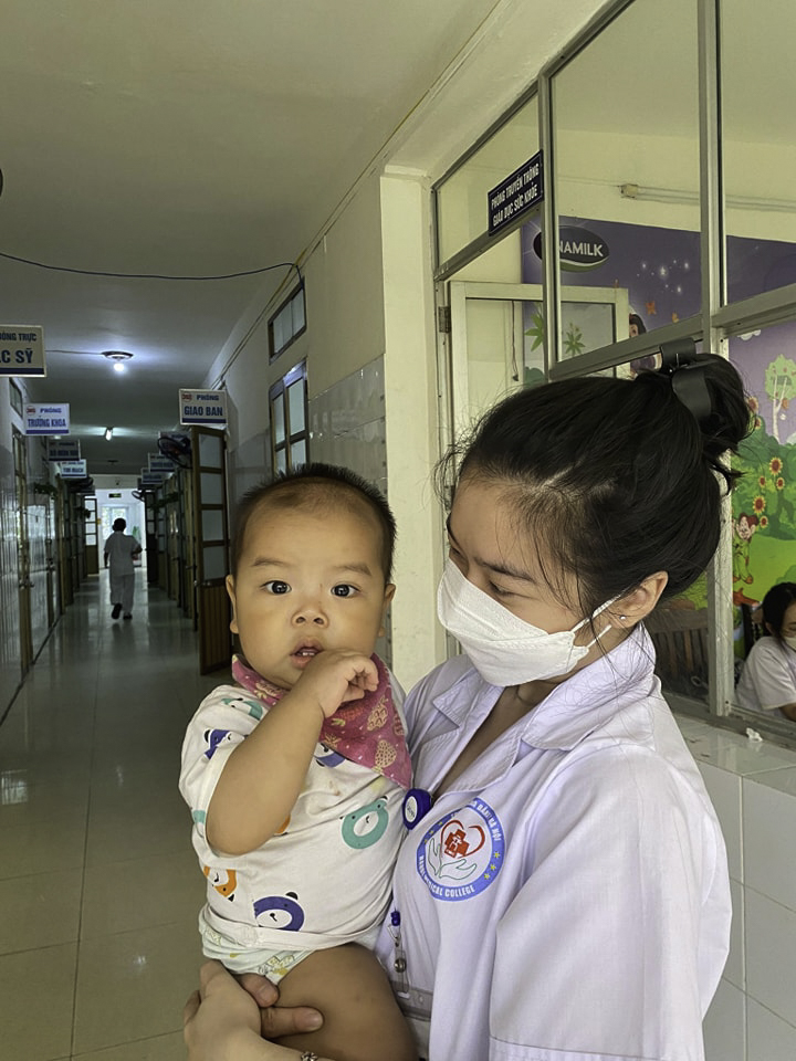 Sinh viên ngành Điều dưỡng tại bệnh viện Bắc Thăng Long