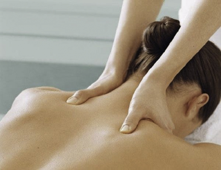 Học massage bấm huyệt dễ dàng có được công việc ổn định với mức lương cao